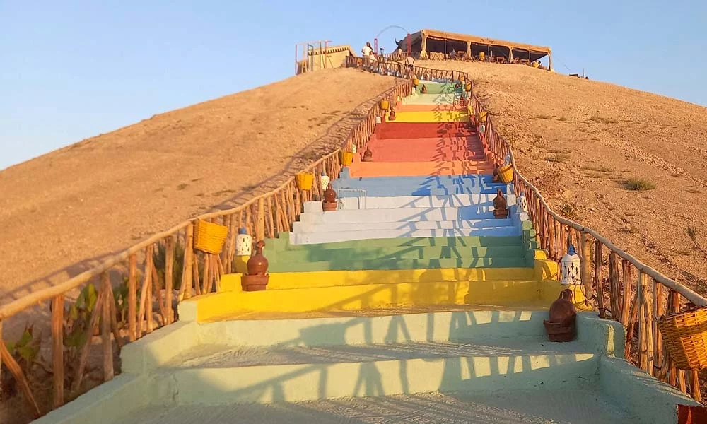 Pur Life Maroc Destination Agafay Regenbogentreppe